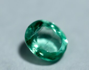 Elegant 1.20 cts Natural Emerald from Colombia