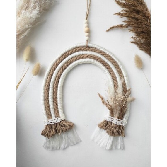 Suspension Arc-En Ciel Macramé Jute et Fleurs Séchées