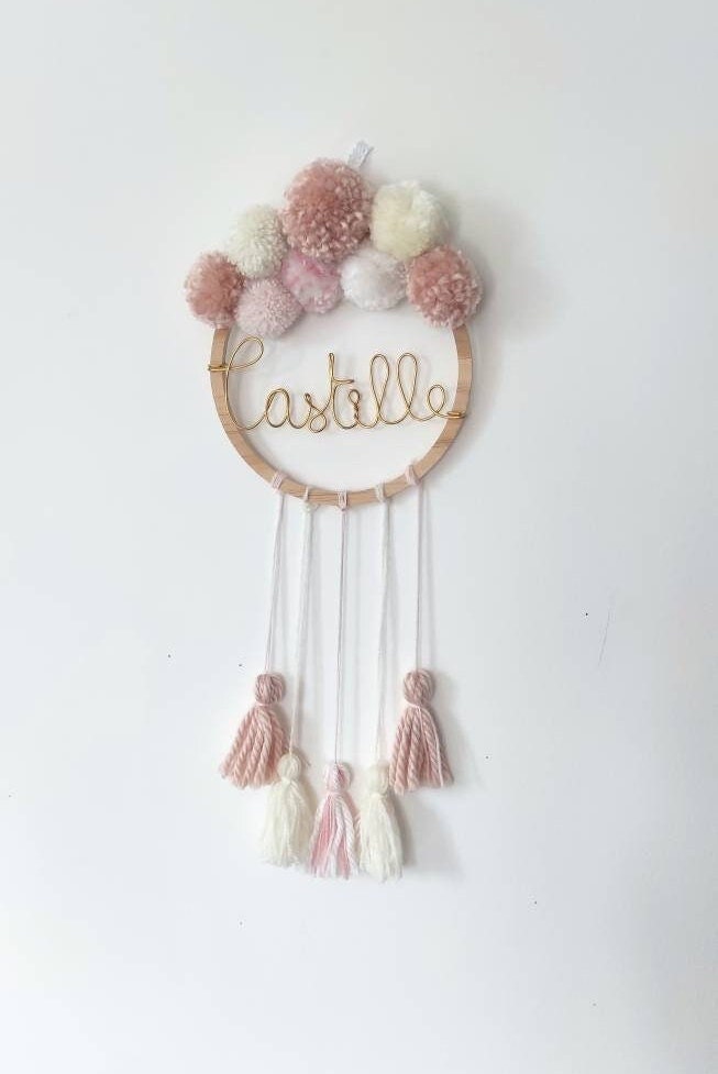 Couronne Pompons Façon Attrape Rêve avec Prénom Fil Doré Enfant Bébé