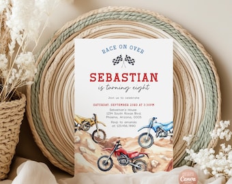 Peut inclure: Une invitation d'anniversaire sur le thème du motocross. L'invitation présente le texte "Race on Over" et "Sebastian is turning eight". Le design comprend des illustrations de motos de cross jaunes, bleues et rouges, sur un fond de paysage désertique.