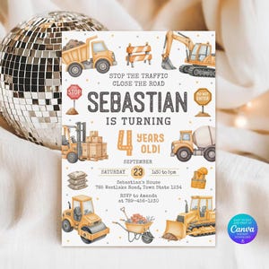 Pode incluir: Um cartão de convite de aniversário retangular com veículos de construção amarelos, sinais de trânsito e o texto: STOP THE TRAFFIC CLOSE THE ROAD SEBASTIAN IS TURNING 4 YEARS OLD! SEPTEMBER SATURDAY 23 1:30 to 5pm Sebastian's House 785 Westlake Road, Town State 1234.