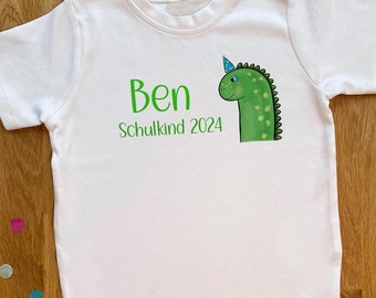 Schulkind T-Shirt Dino personalisiert, mehrfarbig, verschiedene Größen
