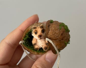 Miniature squirrel in nutshell realistic ooak squirrel custom mini chipmunk life look animal micro toy dollhouse pet figurine handmade gift