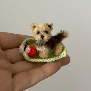 ミニチュア犬ヨークドール、小さなリアルな動物ヨーキーの彫刻、ヨークシャーテリア、ブライスbjd、Qbabyペット、ドールハウスの装飾、小さなポケットフィギュア