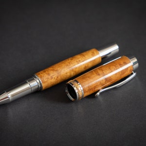 Rollerball van hout, elegante rollerball, cadeau van hout, met de hand gedraaid, handgemaakt in Duitsland