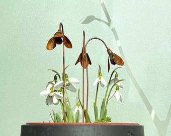 3D Metal Snowdrop Flower - Exterior Art Decor - Rusty Ornament for Vase and Plant Pot - Rusted Metal Yard Decor - Garden Flower Design