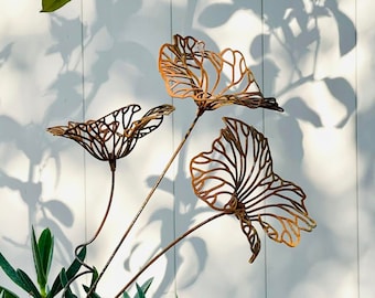 Rusty Flower Sculpture - Metal Plant Stake - Home and Garden Decor - Garden Art Ornament - Plant Pot Decoration