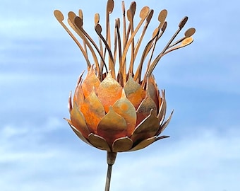 Rustic Metal Flower - Thistle Garden Plant Stake - Sculpture Yard Art - Yard Decor