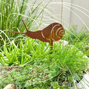 Rusty Snail Plant Stake Garden Decoration - Rusted Snail Garden Art - Farm Decor - Metal Garden Art - Rusted Metal Art - Gardener Gift