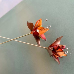 Set of 2 Lilium Sculptures for Vase Decor - Metal Flower Artwork - Indoor Decorative Ornament - Zen Flower Design - Nature-Inspired Home Art