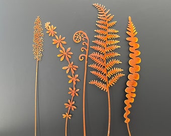 Rusty Fern Leaves - Rusted Metal Plant Stake - Home and Garden Decor - Metal Garden Art Ornament - Garden Decor - Outdoor Patio Furniture