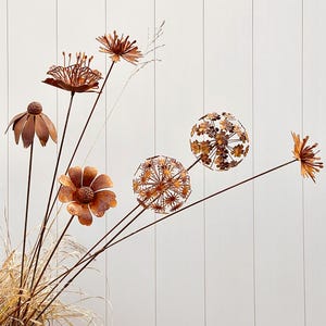 7 Stück Metallblumen - Gartendekoration - Rusty Yard Skulpturen