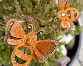 Rusty Metal Bee Plant Stake - Rustic Yard Decor Sculpture - Artistic Touch for Garden - Plant Pot Accents - Exterior Metal Garden Ornament
