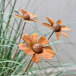 3D Chamomile-Daisy Metal Sculpture Rusty Garden Stake Rusted Flower Yard Decor Outdoor Garden Art image 1