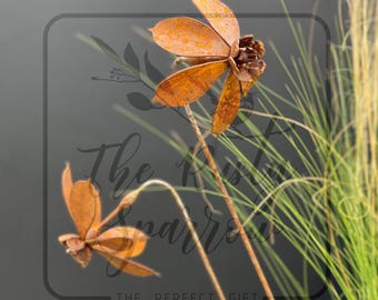Rusty Metal Daffodil Garden Stake: 3D Flower Yard Art - Narcissus - Narcisse