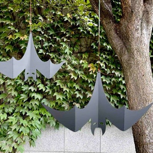 Metal Halloween Bats: Spooky Porch Decor Ornaments