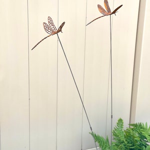 Dragonfly Sculpture Wall Decor Rusty Garden Art Outdoor Ornaments Metal Yard Animals Rusted Metal Stake Patio Furniture image 6