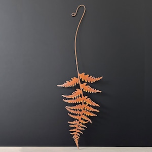 Fern Leaf Hanging Ornament for Front Door or Garden Wall Decoration - Nature-Inspired Art - Rusted Metal Plant Art - Cozy Rustic Design