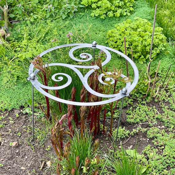 Raw Steel Plant Support Ring: Garden Flower Holder, Perennial Stem Support,  Celtic Triple Spiral - Etsy Denmark