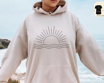 Retro Ocean Sun Tee, Nature Graphic Tshirt, Womens Summer Tee, Sunrise Shirt For Women, Beach Shirts, Sunset Sweatshirt, Boho Summer Tee