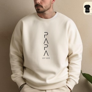 Papa Sweatshirt Personalised With Name, Father T-Shirt Gift, Expecting Dad Announcement Tee, Father’s Day Hoodie, Cool Dad Shirt, Best Dad