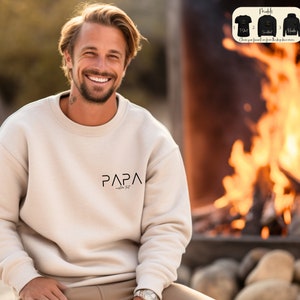 Personalisiertes Papa Sweatshirt, modernes Papa T-Shirt, Vatertagsgeschenk, benutzerdefinierter Name Papa Hoodie, Schwangerschaftsankündigung, neuer Vater 2024 Geschenk Bild 1