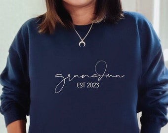 Grandma EST 2023 Sweatshirt, Gifts for Grandma, New Grandparent Gift, Birthday Gift for Gramma, Pregnancy Reveal for Grandparents