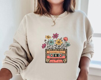 Boho Floral Unisex Sweatshirt, Plant Women's Minimalist Flower Sweater, Mothers Day Gift, Wildflower Birthday Gift. Vintage Soul Shirt