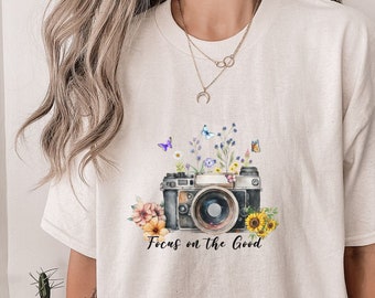 Boho Floral Shirt, Wildflower Vintage Sweatshirt, Wild Flowers Camera Sweater, Photographer Hoodie, Camera T-Shirt, Photography Lover Gift