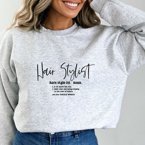 Friseur T-shirt, Friseur Sweatshirt, lizenziertes Hairapist Tee, Geschenk für Friseur, Friseur Shirt, minimalistisches Friseur Tee Bild 3