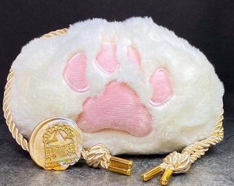 Sage’s Furry Kittypaw Bag – White Fur/Pink Paw Dice Bag | Dungeons Dragons DnD Games