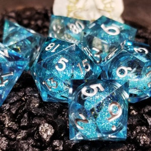 Sage’s Spirits – Ice Spirits Liquid Core Sharp Edge Resin Dice Set