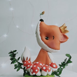 Volpe con corona dorata della foresta con funghi, volpe, cake topper, festa degli animali, cake topper in fondente, cake topper commestibile, porcellana fredda, torta
