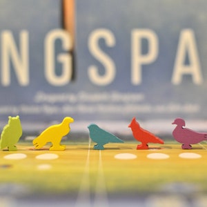 Wingspan Wooden Bird Meeples Ensemble de 40 8 de chaque couleur Pions de jeu de société de jetons doiseaux image 5