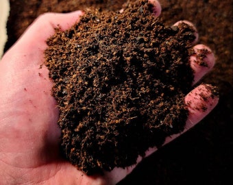 Premium Moss Terrarium Soil, Hand-mixed, Moisture Retaining, Low Nutrient Blend, Terrarium Soil, Mildly Acidic, Akadama, Bonsai Soil