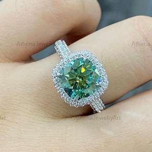 Anillo de compromiso de moissanita con corte de cojín verde azul azulado, halo de plata de ley 925 con anillo de halo oculto, anillo de boda único con pavimento lateral del árbol