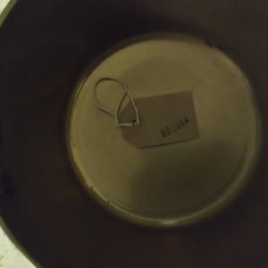 Casserole en laiton (éventuellement plaquée laiton) en bon état, nettoyée et prête à l&#39;emploi.