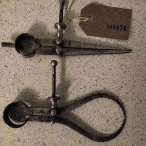 External Calliper and divider in good working condition cleaned and refurbished ready for use.