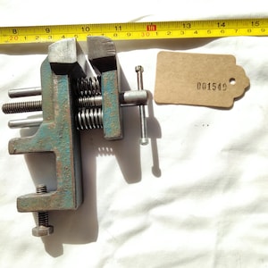 Small but well made jeweller&#39;s vise in good original condition. Cleaned and serviced ready for use. [001549]
