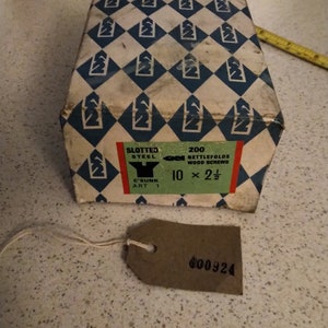 Box of Nettlewoods countersunk wood screws  10g X 2.5&quot; in the original box,
