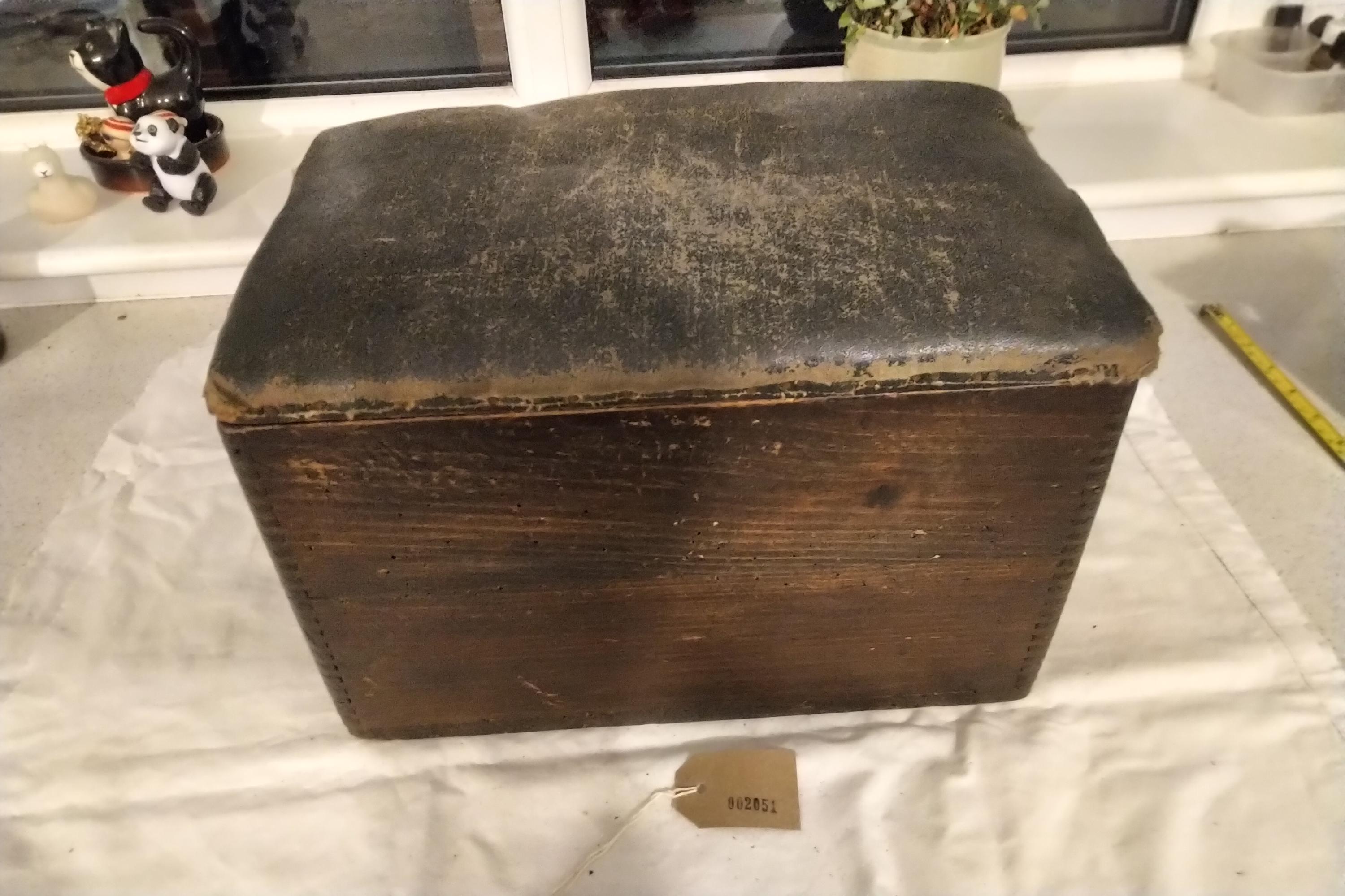 Great condition,with Original box. Original U.S. WWII US Navy Shipboard Medical Department  main image 3