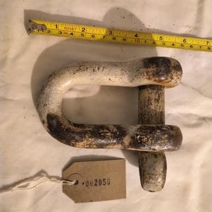 2 Ton (originally) bow shackle. in good condition but *READ* the description. [002059]