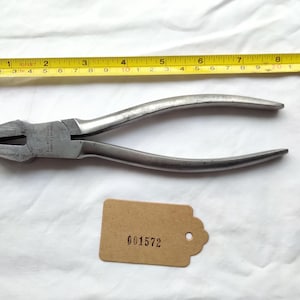 Ausgefallene Flachzange von Elliott Lucas in hervorragendem Zustand. Gereinigt und geschmiert einsatzbereit. [001572]