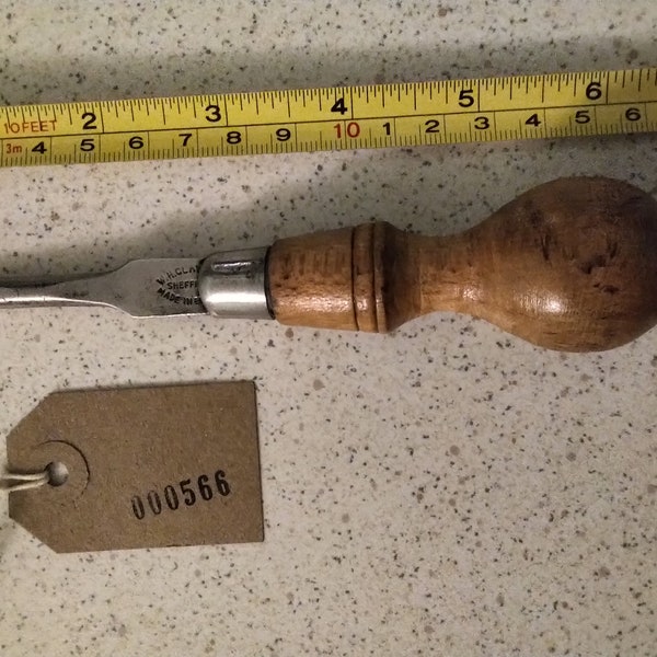 Small cabinet makers flathead screwdriver with beechwood handle by W H Clay of Sheffield   Re-finished, reground and ready for use