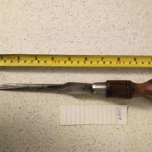 Medium/Large Flathead screwdriver by W H Clay Limited of Sheffield. Fully refurbished in Very Good condition and ready for use.