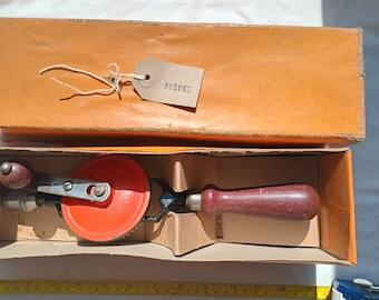 Perceuse à main Stanley modèle 805 à pignon unique dans un état exceptionnel et dans sa boîte d'origine. Rarement, voire jamais, utilisé. [002065]