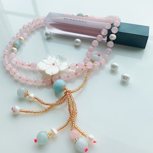 Collar largo / Collar con colgante / Collar de cuarzo rosa / Collar de perlas de agua dulce / Cristal natural / Collar de cuentas / Regalo para mujer