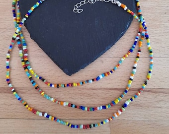 Single strand beaded necklace, multicoloured, random colours, multicoloured beaded necklace, seed bead necklace