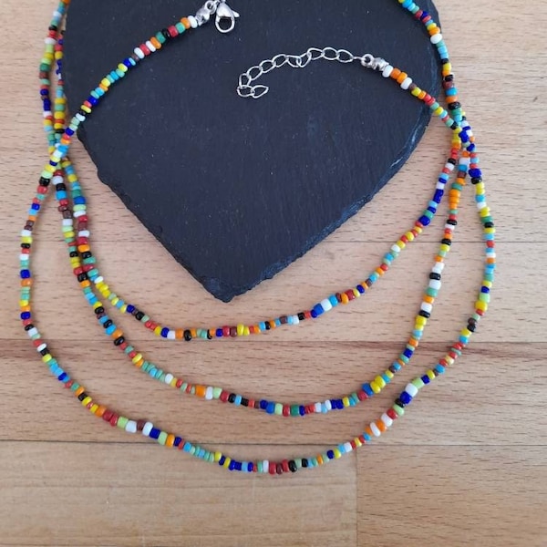 Single strand beaded necklace, multicoloured, random colours, multicoloured beaded necklace, seed bead necklace