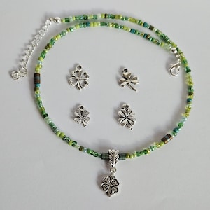 Clover beaded necklace, 13 Colours, Four leaf clover necklace,bead necklace, seed bead necklace,Clover charm,Lucky necklace,Four leaf clover